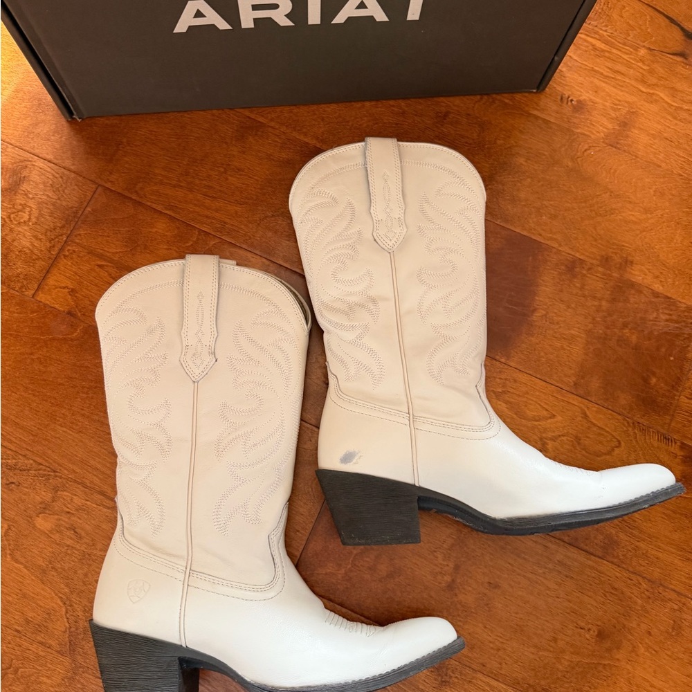 ARIAT Heritage J Toe Stretchfit EUC White Western Cowboy Boots 8.5 - Picture 3 of 10